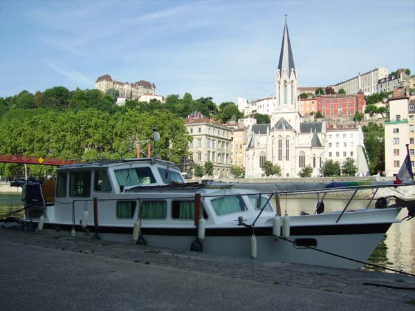 Eglise Saint Georges en bord de Sane  Lyon