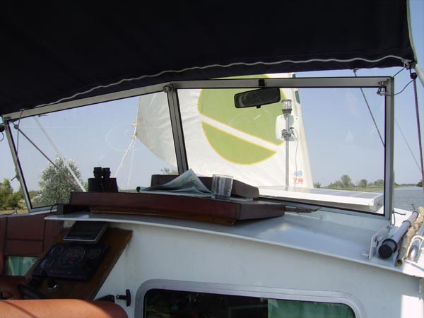 Navigation  la voile sur le Canal du Rhne  Ste