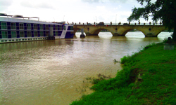 Un bateau de croisire  Libourne