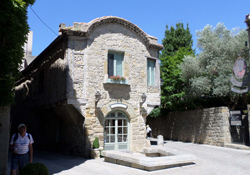 Belle maison  l'intrieur de l'enceinte de la Cit de Carcassonne