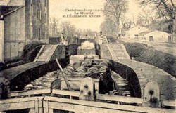 Carte postale ancienne de l'cluse Saint-Roch sur le canal du Midi