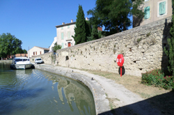 La halte municipales de Poilhes sur le canal du Midi