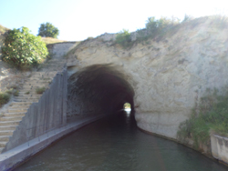 Le tunnel de Malpas, creus dans la roche
